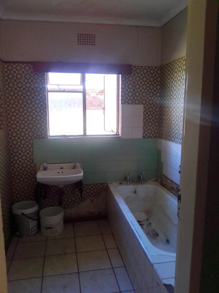 5 Bedroom Property for Sale in Elandia North West